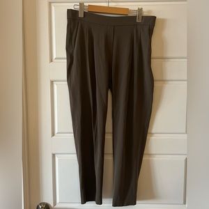 Babaton Cohen pleated dress pant- olive green, size 6